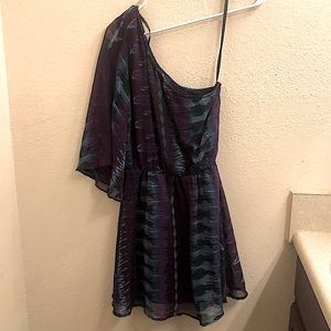 Off the shoulder flowy dress 👗